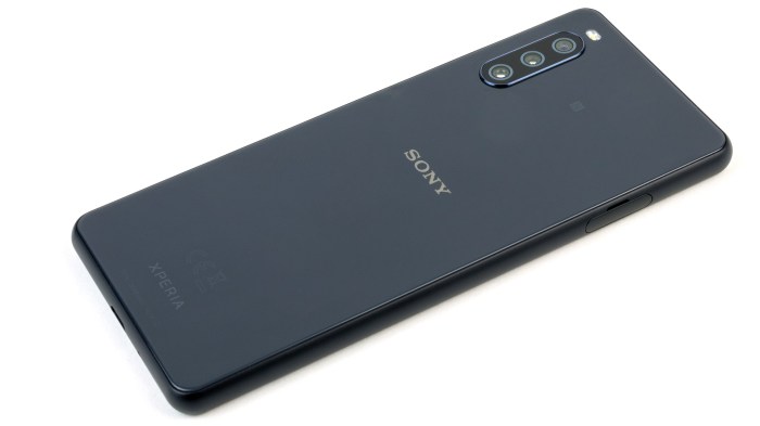 Xperia lenses screens announces revolutionary 120hz phones flagship mid pleased telephoto 5iii 1iii