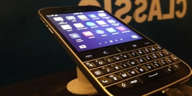 "Blackberry Classic Q20: Kembalinya Keyboard Fisik dan Produktivitas"