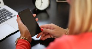 "Xperia Mini Pro: Smartphone Kompak Dengan Keyboard Fisik Yang Ikonik"