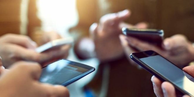 "Xperia L: Sejarah, Spesifikasi, Smartphone Sony Seri Dan Masa Depan"